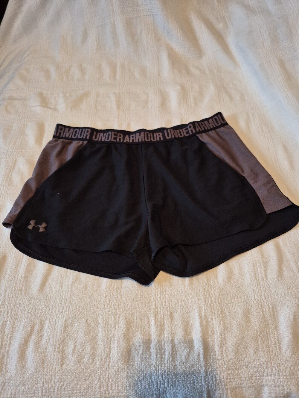 Under Armour women's XL shorts with pockets, no liners black dark taupe VGUC